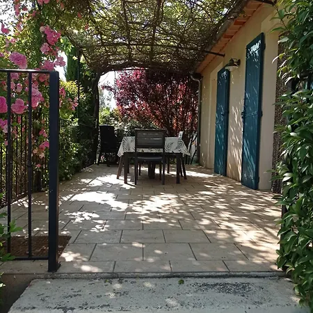 Le Cabanon D'amandine Et Gabriel